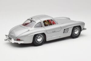 Mercedes 300 SL W198 Gullwing Silver Pelēks Bburago 1:18 3513 Metāls — attēls 3 no 8