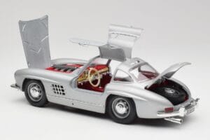 Mercedes 300 SL W198 Gullwing Silver Pelēks Bburago 1:18 3513 Metāls — attēls 4 no 8
