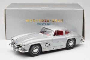 Mercedes 300 SL W198 Gullwing Silver Pelēks Bburago 1:18 3513 Metāls — attēls 8 no 8
