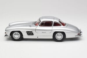 Mercedes 300 SL W198 Gullwing Sudrabs Metaliks Minichamps 1:18 B66040379 Metāls — attēls 4 no 8