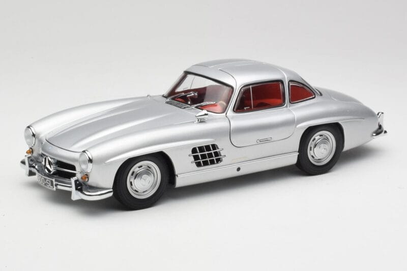 Mercedes 300 SL W198 Gullwing Sudrabs Metaliks Minichamps 1:18 B66040379 Metāls