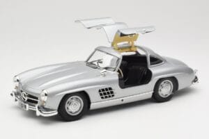 Mercedes 300 SL W198 Gullwing Sudrabs Minichamps 1:18 110037210 Metāls — attēls 2 no 8