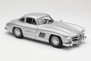 Mercedes 300 SL W198 Gullwing Sudrabs Minichamps 1:18 110037210 Metāls — attēls 6 no 8