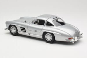 Mercedes 300 SL W198 Gullwing Sudrabs Minichamps 1:18 110037210 Metāls — attēls 7 no 8