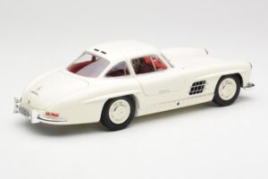 Mercedes 300 SL W198 Balts Minichamps 1:18 180039006 Metāls — attēls 3 no 8