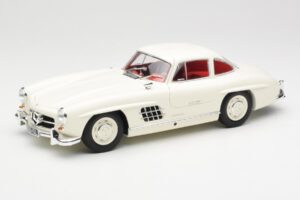 Mercedes 300 SL W198 Balts Minichamps 1:18 180039006 Metāls