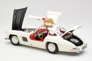 Mercedes 300 SL W198 Balts Minichamps 1:18 180039006 Metāls — attēls 5 no 8