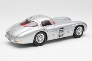 Mercedes 300 SLR Uhlenhaut Coupe Sudrabs Maisto 1:18 536898 Metāls — attēls 3 no 8