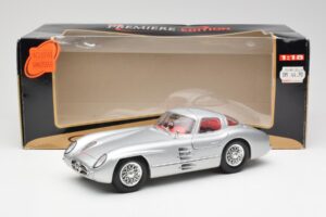 Mercedes 300 SLR Uhlenhaut Coupe Sudrabs Maisto 1:18 536898 Metāls — attēls 8 no 8