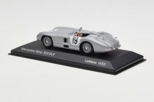 Mercedes 300 SLR #19 J.M. Fangio / S. Moss 24 Hours of Le Mans 1955 Minichamps 1:43 B66040253 Metāls — attēls 3 no 4