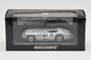 Mercedes 300 SLR #19 J.M. Fangio / S. Moss 24 Hours of Le Mans 1955 Minichamps 1:43 B66040253 Metāls — attēls 4 no 4
