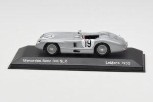Mercedes 300 SLR #19 J.M. Fangio / S. Moss 24 Hours of Le Mans 1955 Minichamps 1:43 B66040253 Metāls