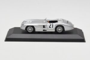 Mercedes 300 SLR #21 K. Kling / A. Simon 24 Hours of Le Mans 1955 Minichamps 1:43 432553021 Metāls