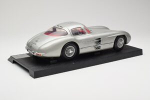 Mercedes 300 SLR Sudrabs Revell 1:12 08851 Metāls — attēls 3 no 8