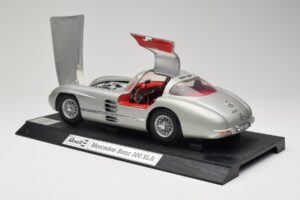 Mercedes 300 SLR Sudrabs Revell 1:12 08851 Metāls — attēls 5 no 8