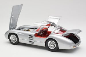 Mercedes 300 SLR Uhlenhaut Coupe Sudrabs Maisto 1:18 36898 Metāls — attēls 5 no 8