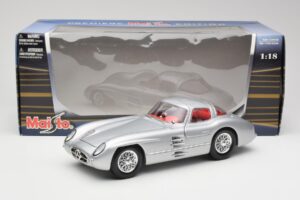 Mercedes 300 SLR Uhlenhaut Coupe Sudrabs Maisto 1:18 36898 Metāls — attēls 8 no 8