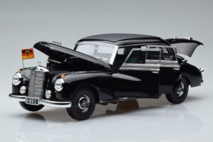 Mercedes 300 W186 Konrad Adenauer Norev 1:18 183707 Metāls — attēls 2 no 9