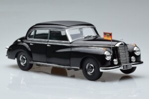 Mercedes 300 W186 Konrad Adenauer Norev 1:18 183707 Metāls — attēls 6 no 9