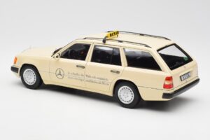 Mercedes 300D S124 T-Model Gaiši Ziloņkauls Taxi Dīlera Izdevums Norev 1:18 B66040702 Metāls — attēls 7 no 8
