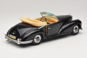 Mercedes 300S Melns Maisto 1:18 52116-P1 Metāls — attēls 3 no 8