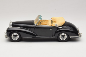 Mercedes 300S Melns Maisto 1:18 52116-P1 Metāls — attēls 4 no 8