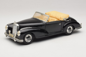 Mercedes 300S Melns Maisto 1:18 52116-P1 Metāls
