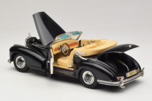 Mercedes 300S Melns Maisto 1:18 52116-P1 Metāls — attēls 5 no 8