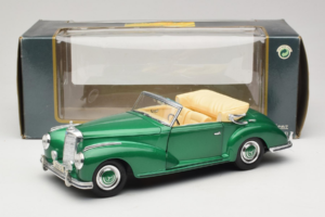 Mercedes 300S Cabriolet Green Metallic Maisto 1:18 52116 Metāls — attēls 7 no 7
