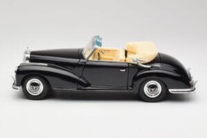 Mercedes 300SC W188 Obsidian Melns Maisto 1:18 806B Metāls — attēls 4 no 8