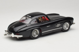 Mercedes 300SL Melns Bburago 1:18 3015-M3 Metāls — attēls 3 no 8