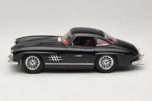 Mercedes 300SL Melns Bburago 1:18 3015-M3 Metāls — attēls 4 no 8