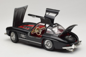 Mercedes 300SL Melns Bburago 1:18 3015-M3 Metāls — attēls 5 no 8