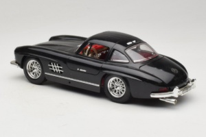 Mercedes 300SL Melns Bburago 1:18 3015-M3 Metāls — attēls 7 no 8