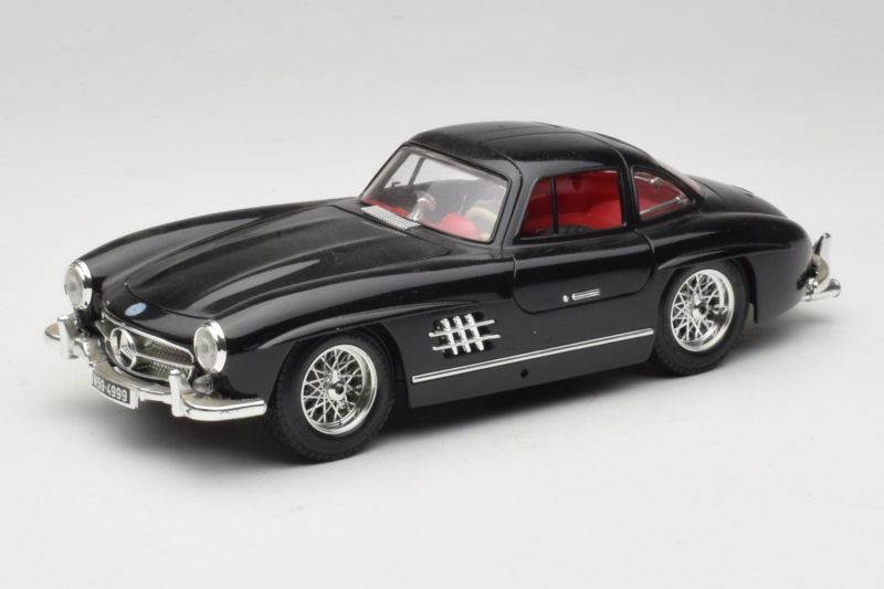 Mercedes 300SL Melns Bburago 1:18 3015-M3 Metāls