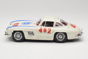 Mercedes 300SL #452 Mille Miglia 1955 Balts Bburago 1:18 3015-M2 Metāls — attēls 4 no 8