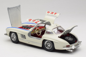 Mercedes 300SL #452 Mille Miglia 1955 Balts Bburago 1:18 3015-M2 Metāls — attēls 5 no 8