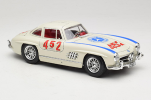 Mercedes 300SL #452 Mille Miglia 1955 Balts Bburago 1:18 3015-M2 Metāls — attēls 6 no 8