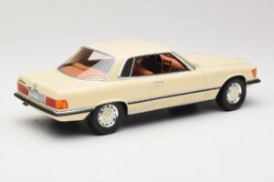 Mercedes 350 SLC C107 Balts Cult Models 1:18 CML049-1 Metāls — attēls 2 no 6