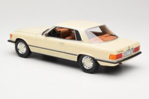Mercedes 350 SLC C107 Balts Cult Models 1:18 CML049-1 Metāls — attēls 5 no 6