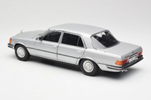 Mercedes 450 SEL 6.9 W116 Sudrabs Revell 1:18 8955 Metāls — attēls 7 no 8