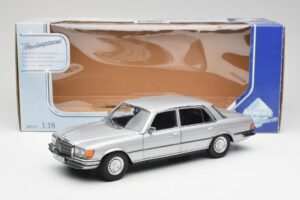 Mercedes 450 SEL 6.9 W116 Sudrabs Revell 1:18 8955 Metāls — attēls 8 no 8