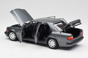Mercedes 500 E W124 Pearl Pelēks Norev 1:18 183946 Metāls — attēls 5 no 8