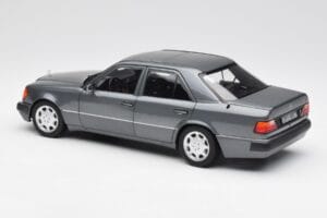 Mercedes 500 E W124 Pearl Pelēks Norev 1:18 183946 Metāls — attēls 7 no 8