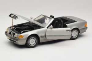 Mercedes SL 500 R129 Sudrabs Revell 1:18 8801-P1 Metāls — attēls 2 no 8