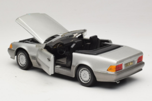 Mercedes SL 500 R129 Sudrabs Revell 1:18 8801-P1 Metāls — attēls 5 no 8