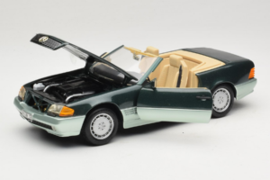 Mercedes 500 SL R129 Sudraba Zaļš Revell 1:18 8802 Metāls — attēls 2 no 8