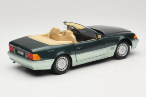 Mercedes 500 SL R129 Sudraba Zaļš Revell 1:18 8802 Metāls — attēls 3 no 8