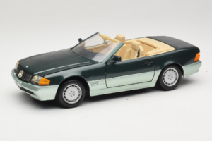Mercedes 500 SL R129 Sudraba Zaļš Revell 1:18 8802 Metāls