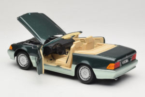 Mercedes 500 SL R129 Sudraba Zaļš Revell 1:18 8802 Metāls — attēls 5 no 8